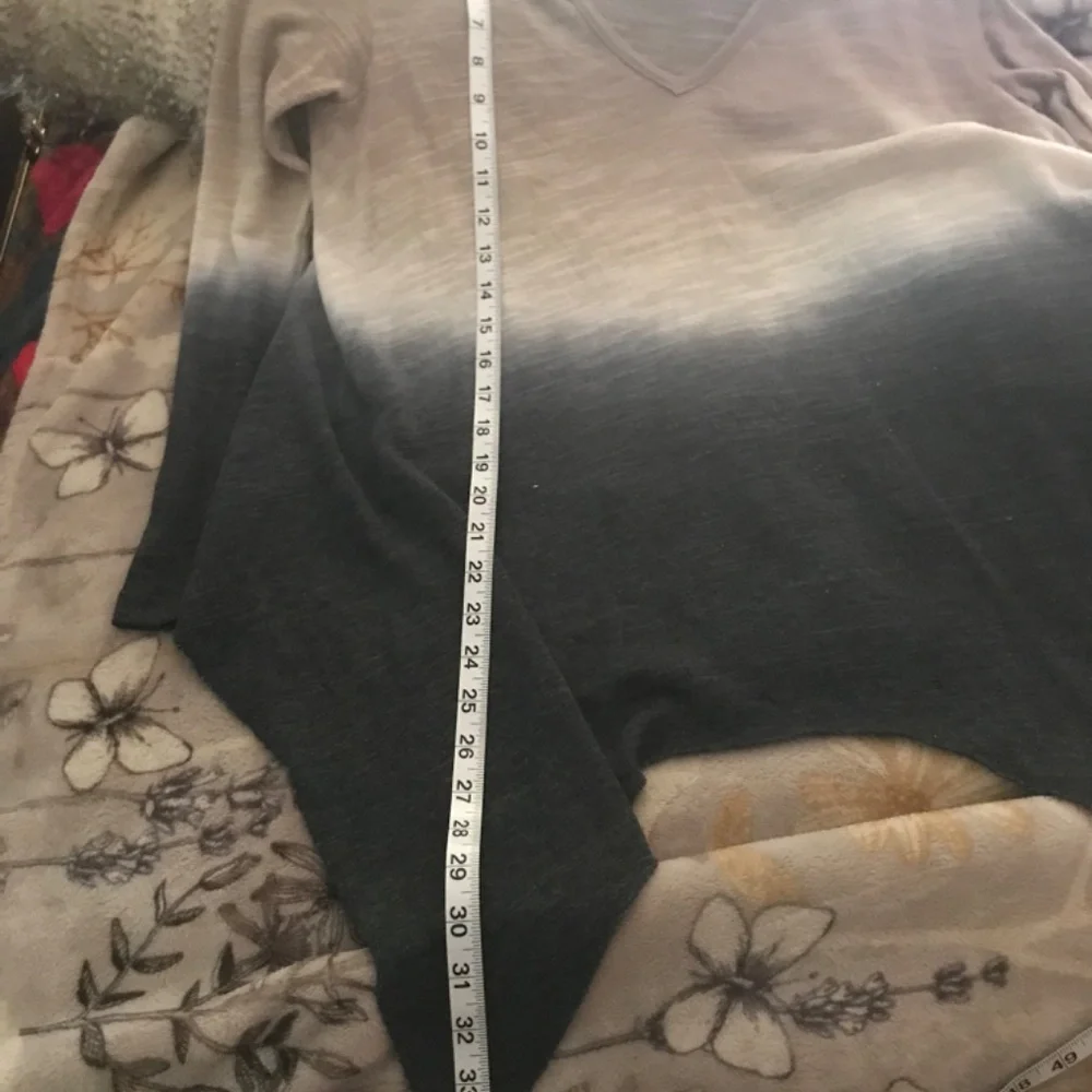 Young, broke & fabulous bleeding colors long sleeved shirt - Picture 6 of 9